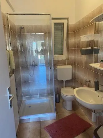 Apartament Tariba Banjol